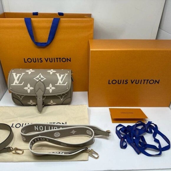 LOUIS VUITTON DIANE EMPRIENTE - Picture 1 of 11